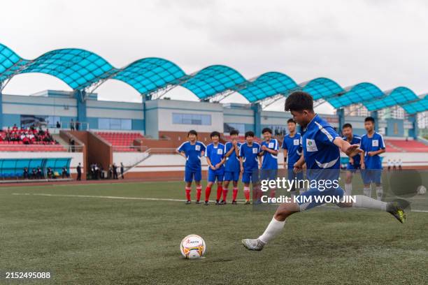 Pyongyang Football 11,733 North Korea City Stock Photos, High-Res Pictures, and Images ...