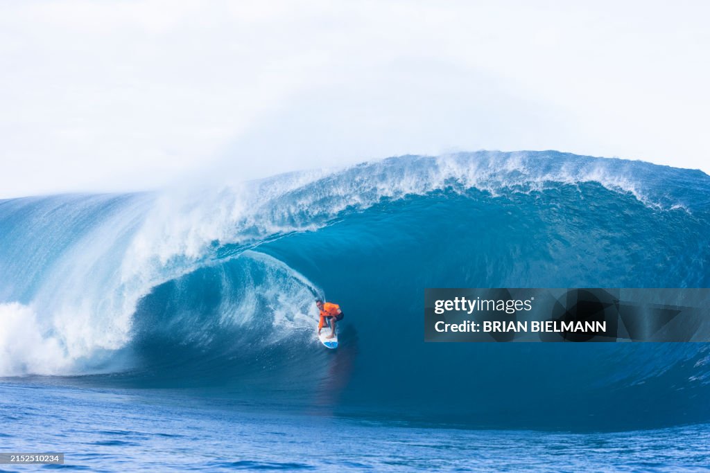TOPSHOT-SURFING-TAHITI-WSL-OLY