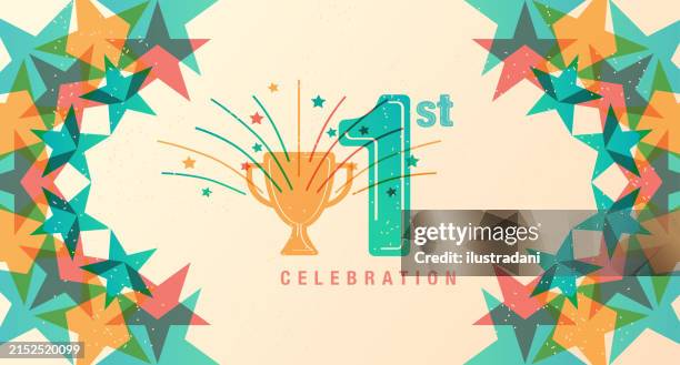 ilustraciones, imágenes clip art, dibujos animados e iconos de stock de letrero decorado con logotipo de 1 año con estrellas, trofeo y fuegos artificiales - tarjeta de aniversario