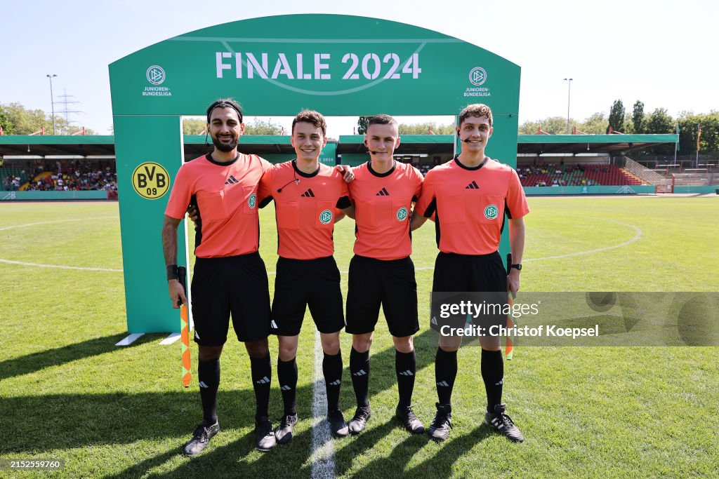 Borussia Dortmund v Bayer 04 Leverkusen - B Juniors German Championship Final