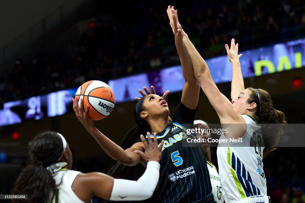 Chicago Sky v Dallas Wings