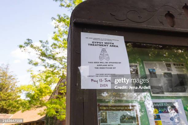 Insect Warning 128 Pesticide Warning Signs Stock Photos, High-Res Pictures, and Images ...