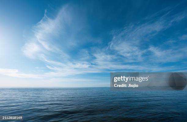 sea - linha do horizonte sobre água - fotografias e filmes do acervo
