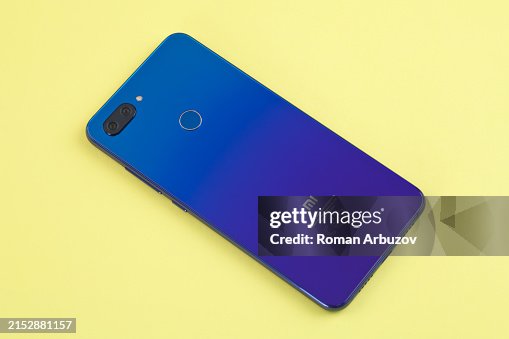 Smartphone Xiaomi Mi 8 Lite Aurora Blue. Smartphone Xiaomi Mi 8 Lite Aurora Blue.