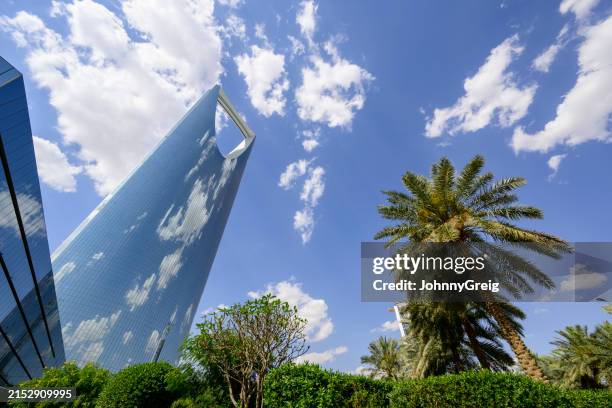 modern architectural landmark in kingdom center, riyadh - centrepoint tower stock pictures, royalty-free photos & images
