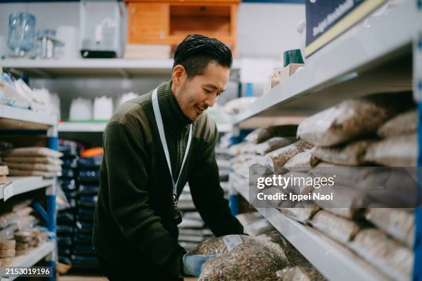 Shop Restocking 516 Restocking Stock Photos, High-Res Pictures, and Images - Getty Images