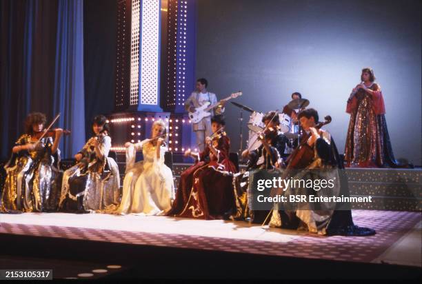 Baroque Rondo 16 Rondo Veneziano Stock Photos, High-Res Pictures, and Images - Getty ...
