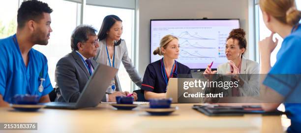business medical presentation - pharmaceutical industry stock pictures, royalty-free photos & images