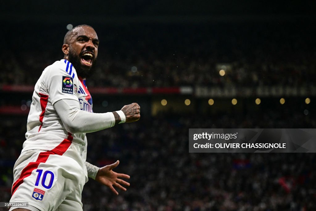 TOPSHOT-FBL-FRA-LIGUE 1-LYON-STRASBOURG