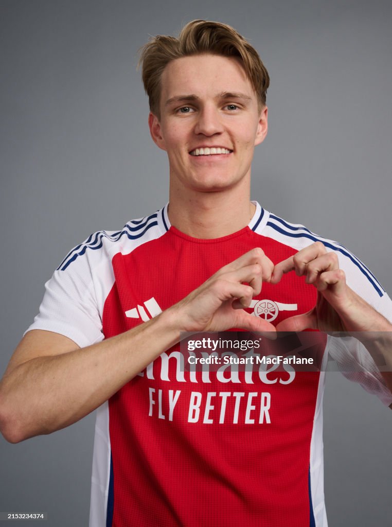Arsenal Unveil New Home Kit for Season 2024/25