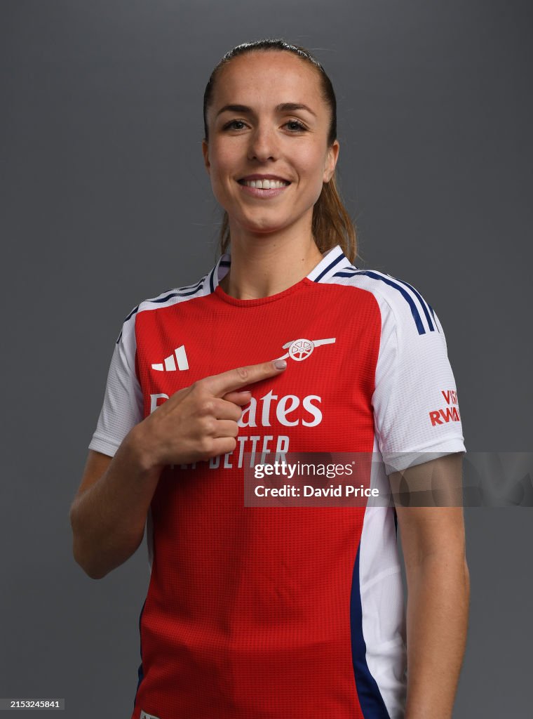 Arsenal Unveil New Home Kit for Season 2024/25