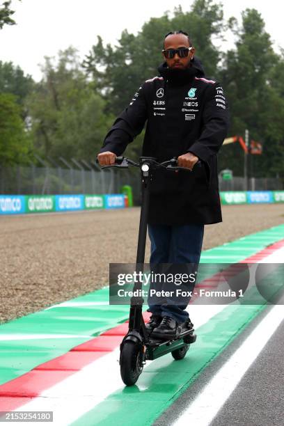 Lewis Riding 31,145 Speedway Rider Stock Photos, High-Res Pictures, and Images ...