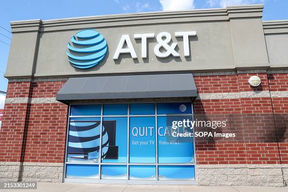 An exterior view of the AT&T store at the Columbia Collonade mall. News ...