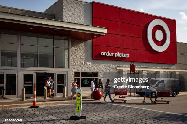 422 Target Store Exterior Stock Photos, High-Res Pictures, and Images ...
