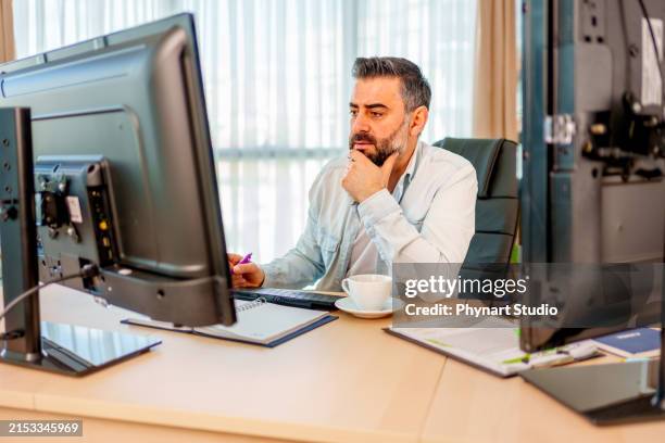 Man Looking At Computer 5,008 Mature Man Looking At Computer Screen Stock Photos, High-Res ...