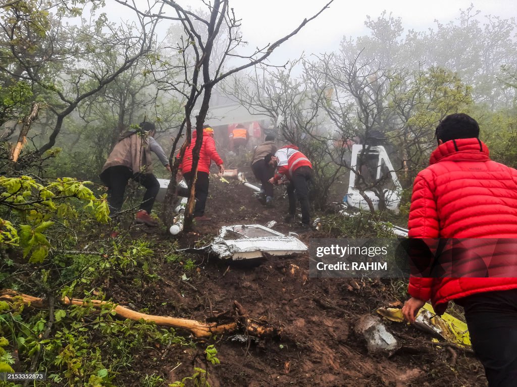 Recovering-Bodies-Crashed-Iranian-Presidential-Helicopter