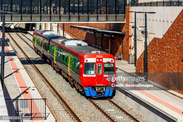 adelaide metro hybrid diesel rail motor at new bowden railway station - hybrid vehicle stock pictures, royalty-free photos & images