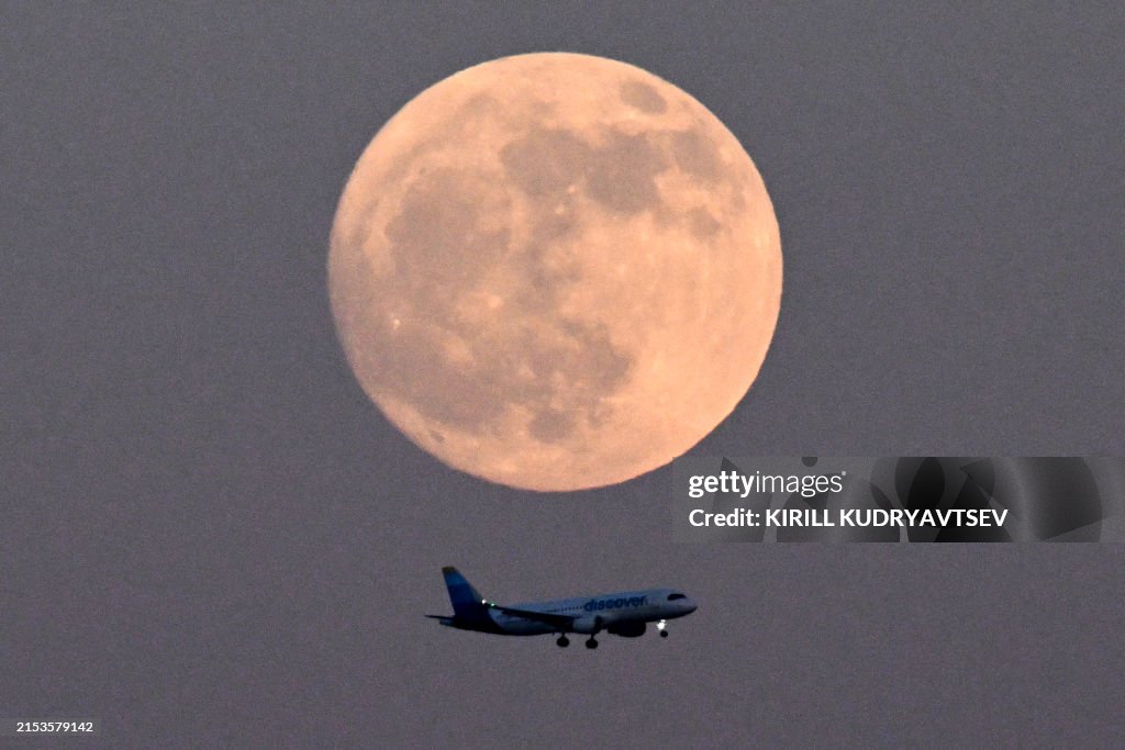 GERMANY-ASTRONOMY-MOON