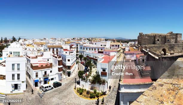 travel destination: tarifa old town (cadiz province/ andalusia/ spain) - costa de la luz stock-fotos und bilder