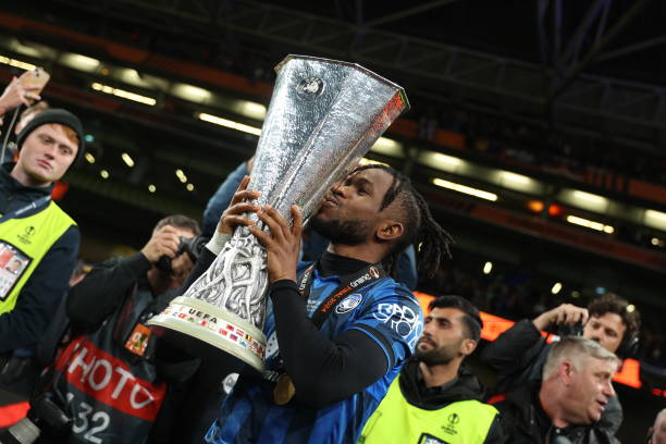 Ademola Lookman anotó tres goles para Atalanta ante Bayer Leverkusen. (Foto: Getty Images)