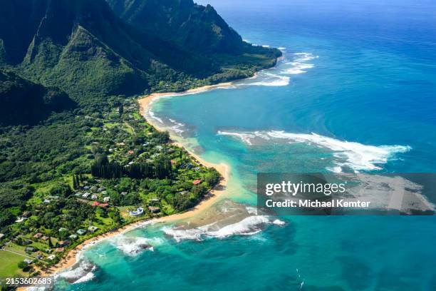 beautiful bay in hawaii - kauai stock pictures, royalty-free photos & images