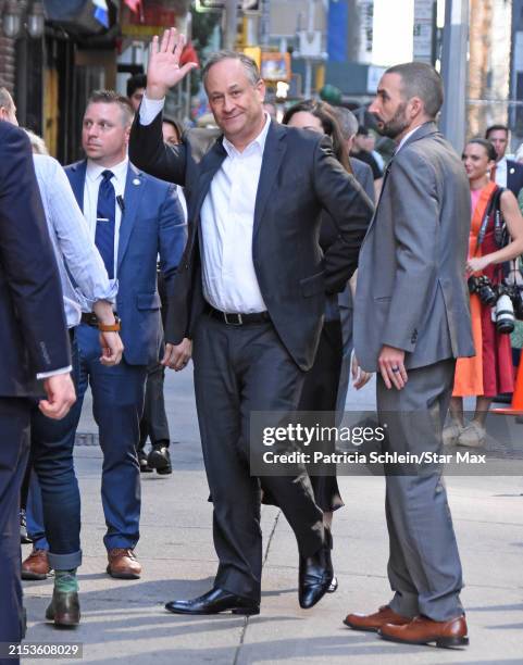 Emhoff Counters 6,424 Douglas Emhoff Photos & High Res Pictures - Getty Images