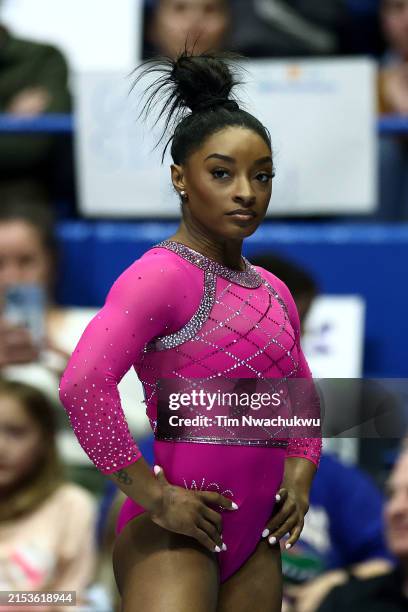 Simone Core 246 Photos & High Res Pictures - Getty Images