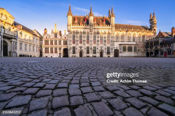 bruges cityscape, belgium, europe - pflasterstein stock-fotos und bilder