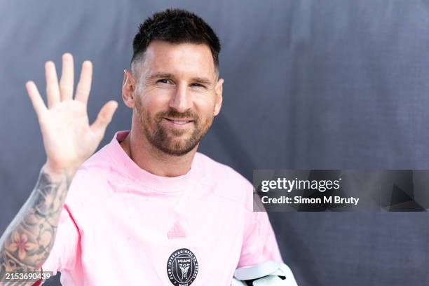 Messi Hello 3,940 Messi Smiles Stock Photos, High-Res Pictures, and Images - Getty ...