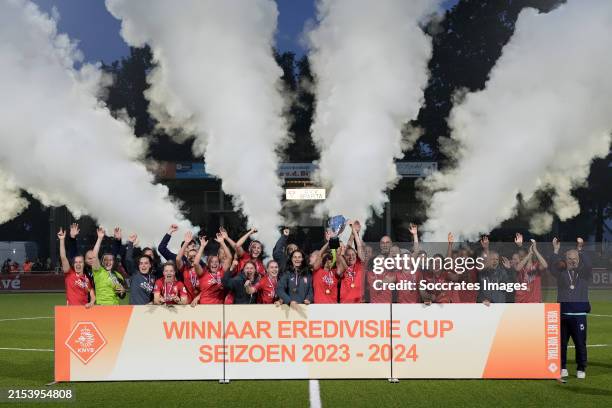 Danielle de Jong of FC Twente Women, Kim Everaerts of FC Twente Women, Danique Kerkdijk of FC Twente Women, Caitlin Dijkstra of FC Twente Women,...