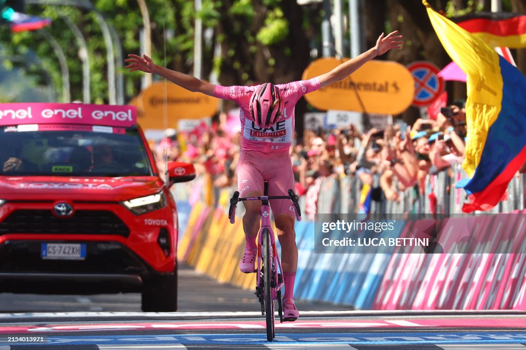 TOPSHOT-CYCLING-ITA-GIRO
