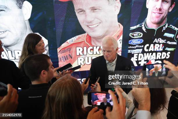 Ricky Rudd Al Rudd 1,735 Ricky Rudd Nascar Stock Photos, High-Res Pictures, and Images ...