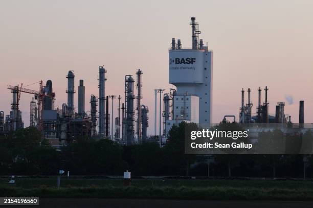 Basf Factory 1,512 Basf Photos & High Res Pictures - Getty Images