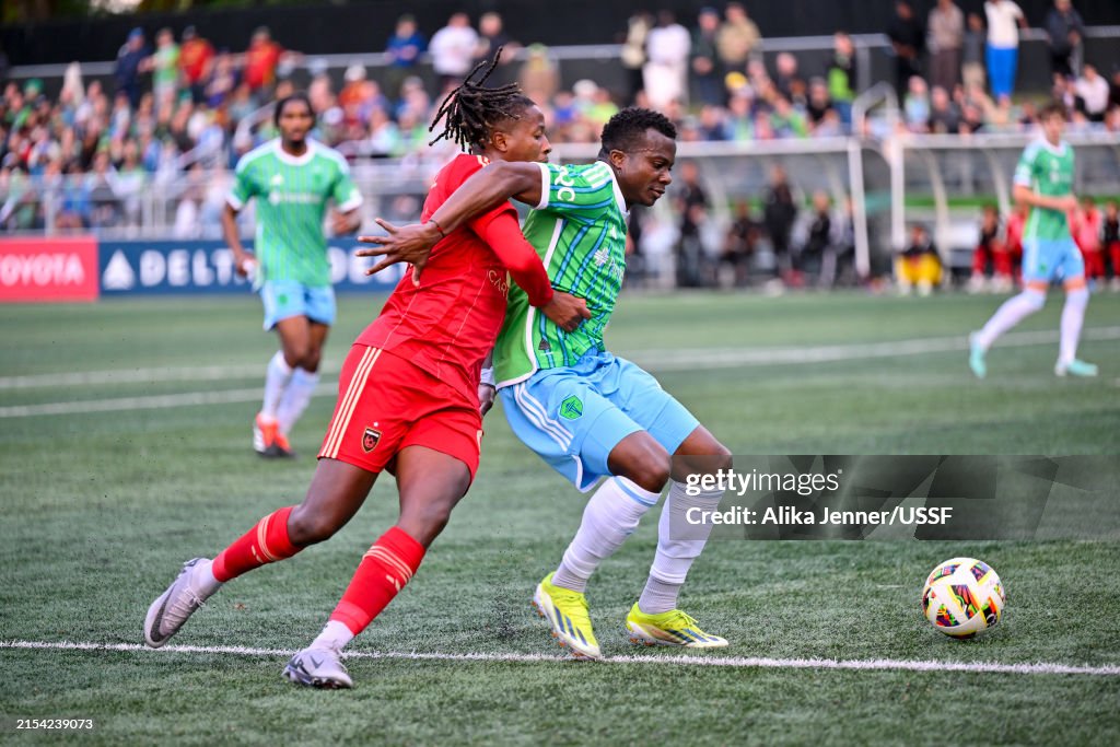 Phoenix Rising Ftc Remi Cabral of Phoenix Rising FC and Nouhou Tolo of Seattle Sounders ...