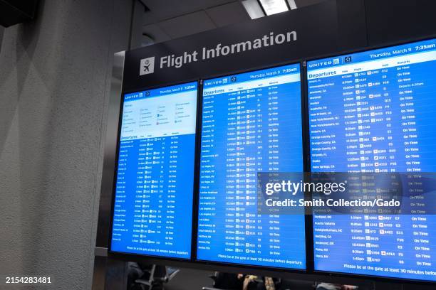 Time Signboard 725 Airport Time Sign Board Stock Photos, High-Res Pictures, and Images ...
