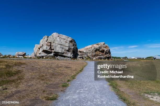 Traction Big Rocks 16 Big Rock Glacial Erratic Stock Photos, High-Res Pictures, and Images ...