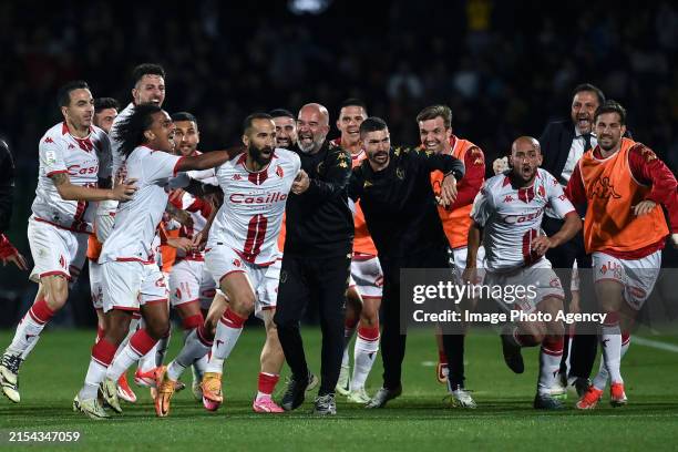 Valerio Di Cesare of SSC Bari celebrate after scoring goal 0-1 during the Serie BKT play off match between Ternana Calcio and SSC Bari at Stadio...