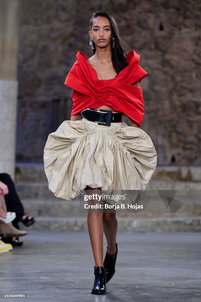 Louis Vuitton : Womenswear Cruise 2025