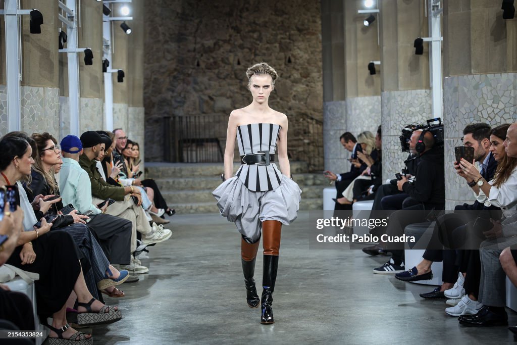 Louis Vuitton : Womenswear Cruise 2025