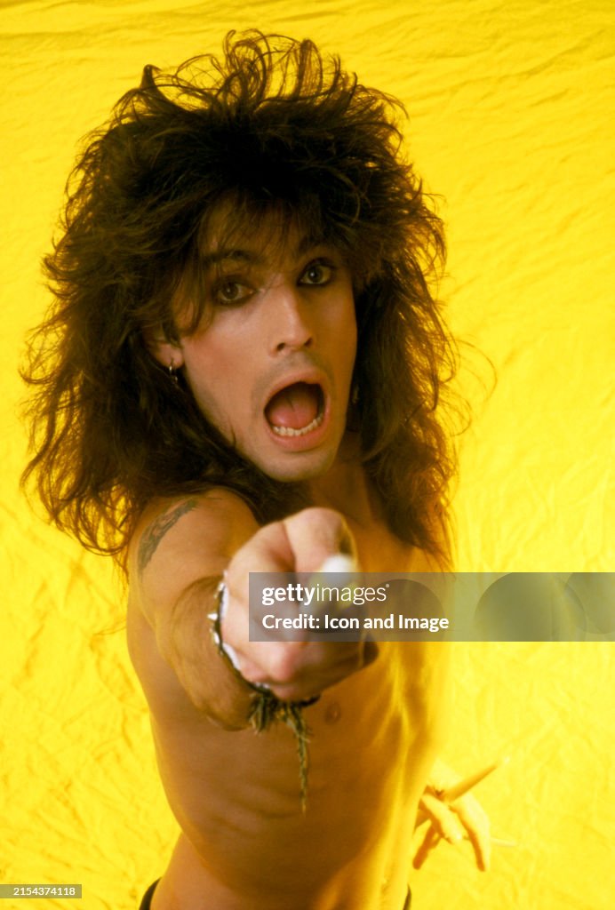 Mötley Crüe - 1985 Theatre Of Pain Tour