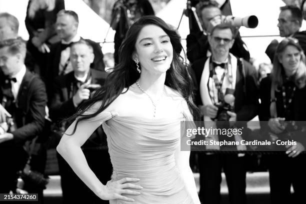 Ozge Gurel attends the "L'Amour Ouf" Red Carpet at the 77th annual Cannes Film Festival at Palais des Festivals on May 23, 2024 in Cannes, France.