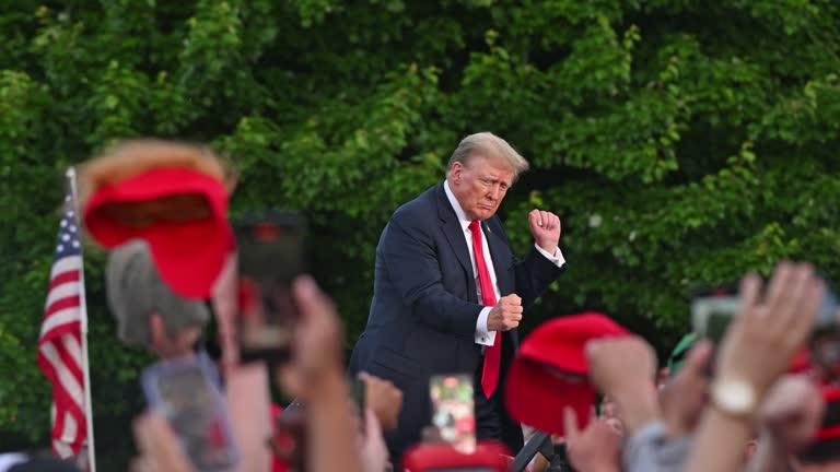 Trump Jump 551 Donald Trump Dancing Stock Videos, Footage, & 4K Video Clips ...