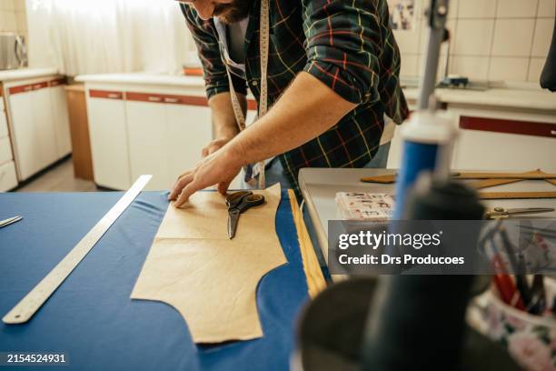 tailor working in the atelier - measuring stock pictures, royalty-free photos & images