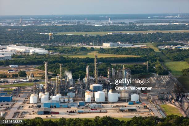 Houston Refineries 1,270 Houston Refinery Stock Photos, High-Res Pictures, and Images ...