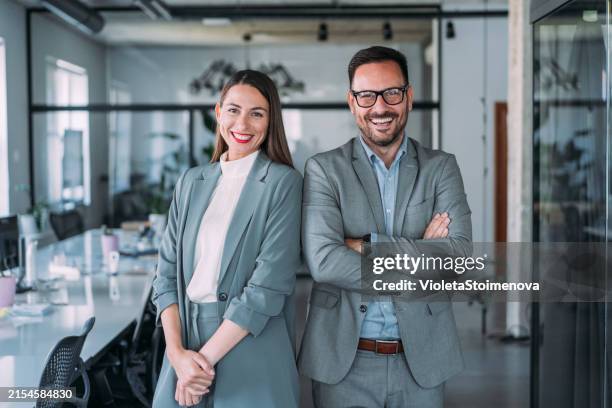 business people in the office. - ejecutivo fotografías e imágenes de stock
