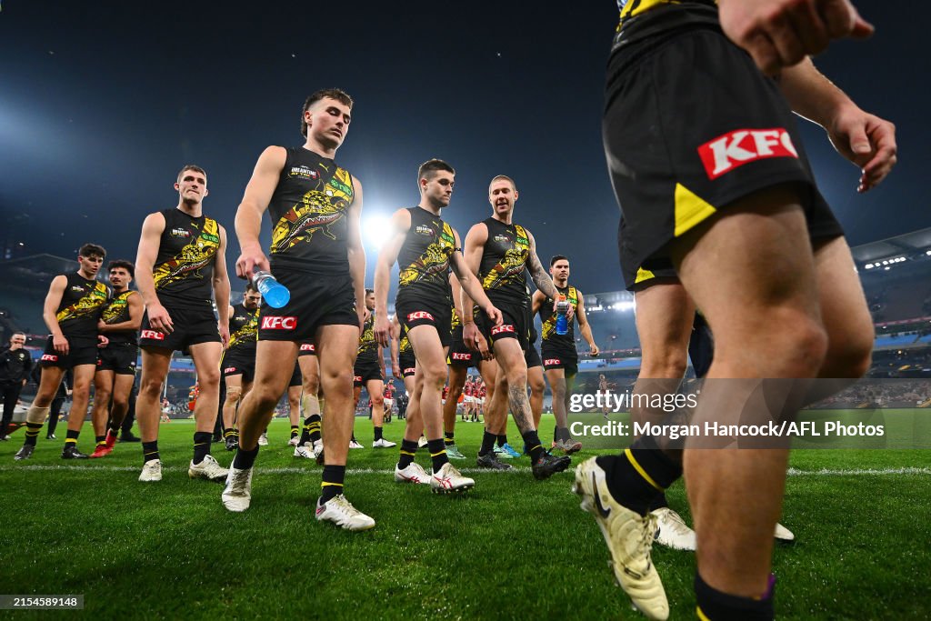 AFL Rd 11 - Richmond v Essendon