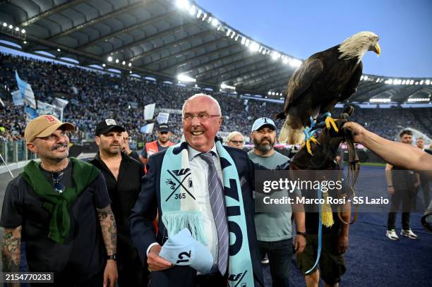 Former ss lazio head coach Sven Goran Eriksson greets the fans prior to the Serie A TIM match between SS Lazio and US Sassuolo at Stadio Olimpico on...