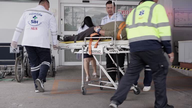 Medical Rushing 12,283 Hospital Rush Stock Videos, Footage, & 4K Video Clips - Getty Images