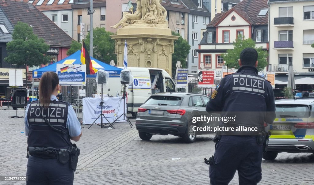 Mannheim market square - police operation