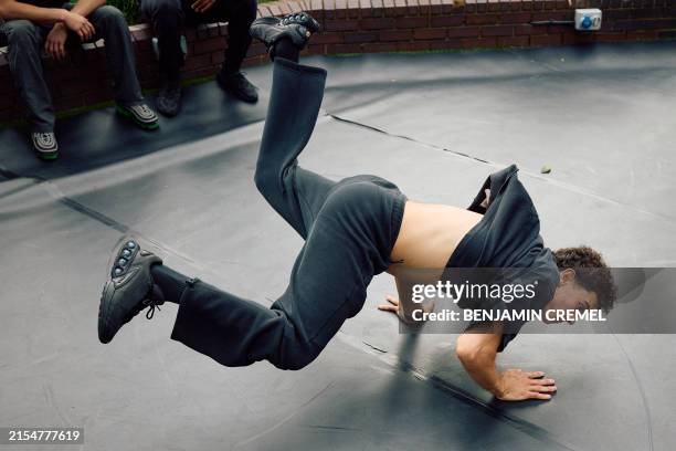 Breakdancing Event 79 Karam Singh Stock Photos, High-Res Pictures, and Images - Getty Images